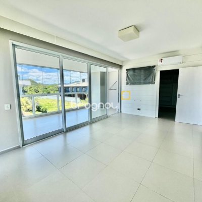 Casa de Condomínio com 400m², 5 quartos (sendo 3 suítes), 4 garagens, no bairro Morro das Pedras em Florianópolis