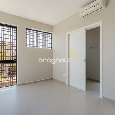 Casa de Condomínio com 400m², 5 quartos (sendo 3 suítes), 4 garagens, no bairro Morro das Pedras em Florianópolis