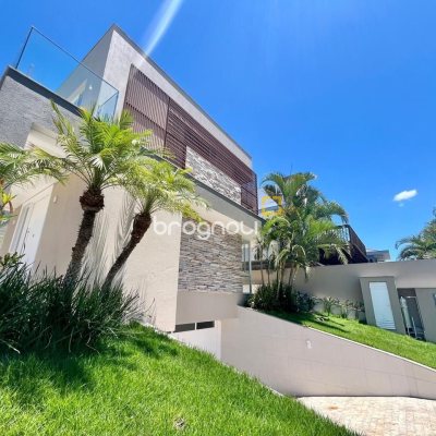 Casa de Condomínio com 400m², 5 quartos (sendo 3 suítes), 4 garagens, no bairro Morro das Pedras em Florianópolis