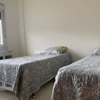 Apartamento com 260m², 4 quartos (sendo 2 suítes), 3 garagens, no bairro Lagoa da Conceição em Florianópolis