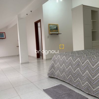 Apartamento com 260m², 4 quartos (sendo 2 suítes), 3 garagens, no bairro Lagoa da Conceição em Florianópolis