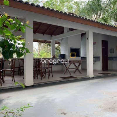 Apartamento com 260m², 4 quartos (sendo 2 suítes), 3 garagens, no bairro Lagoa da Conceição em Florianópolis