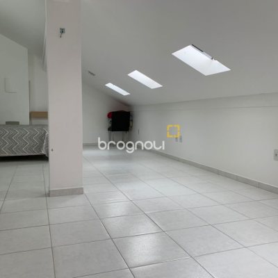 Apartamento com 260m², 4 quartos (sendo 2 suítes), 3 garagens, no bairro Lagoa da Conceição em Florianópolis