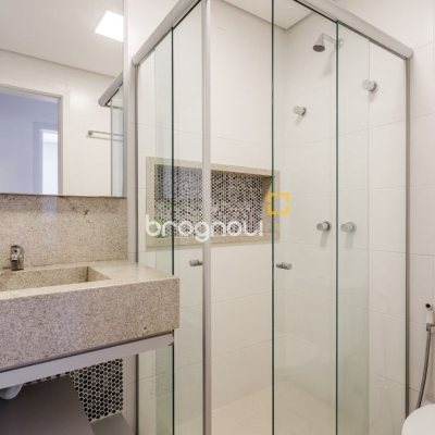Cobertura com 174m², 3 quartos (sendo 1 suíte), 3 garagens, no bairro Campeche em Florianópolis