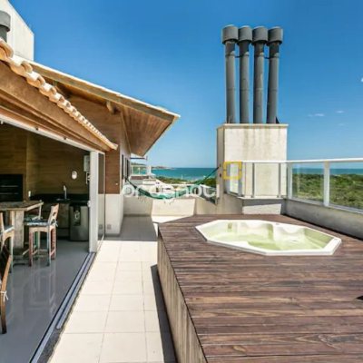 Cobertura com 174m², 3 quartos (sendo 1 suíte), 3 garagens, no bairro Campeche em Florianópolis