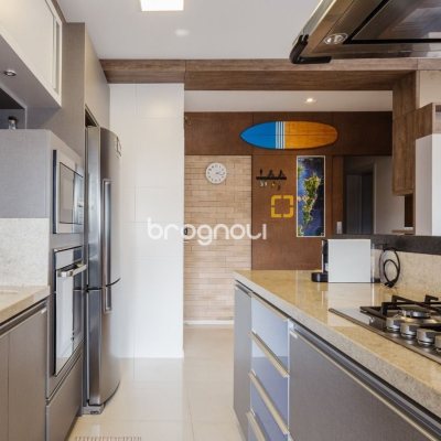 Cobertura com 174m², 3 quartos (sendo 1 suíte), 3 garagens, no bairro Campeche em Florianópolis