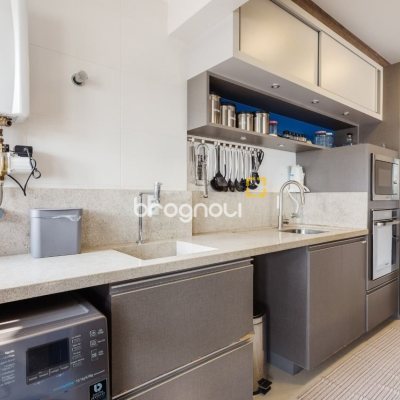 Cobertura com 174m², 3 quartos (sendo 1 suíte), 3 garagens, no bairro Campeche em Florianópolis