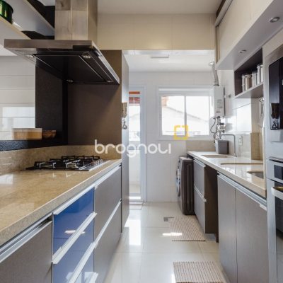 Cobertura com 174m², 3 quartos (sendo 1 suíte), 3 garagens, no bairro Campeche em Florianópolis