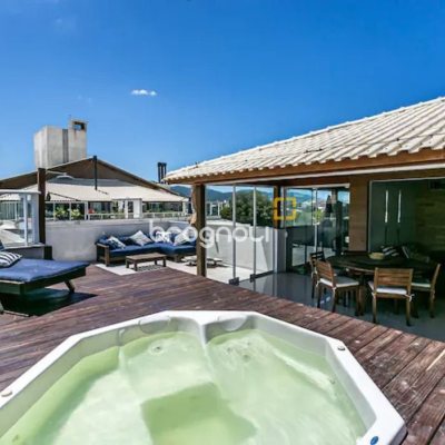 Cobertura com 174m², 3 quartos (sendo 1 suíte), 3 garagens, no bairro Campeche em Florianópolis