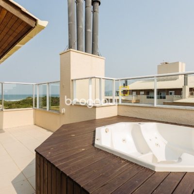 Cobertura com 174m², 3 quartos (sendo 1 suíte), 3 garagens, no bairro Campeche em Florianópolis