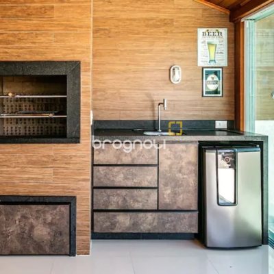 Cobertura com 174m², 3 quartos (sendo 1 suíte), 3 garagens, no bairro Campeche em Florianópolis