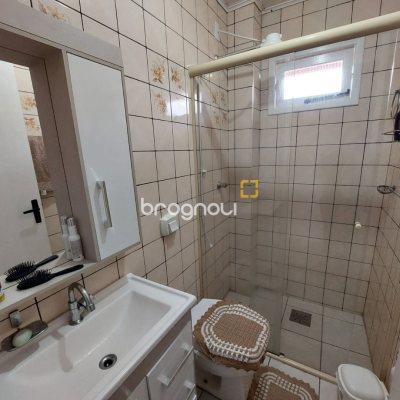Casa com 192m², 5 quartos (sendo 1 suíte), 2 garagens, no bairro Rio Tavares em Florianópolis
