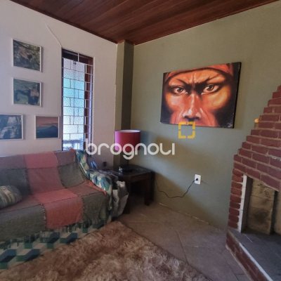 Casa com 203m², 4 quartos (sendo 2 suítes), 5 garagens, no bairro Campeche em Florianópolis