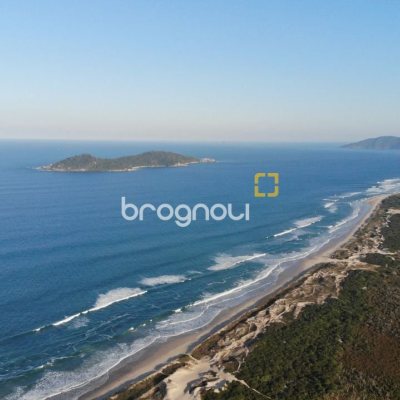 Casa com 203m², 4 quartos (sendo 2 suítes), 5 garagens, no bairro Campeche em Florianópolis