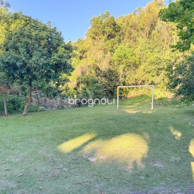 Casa com 350m², 4 quartos (sendo 3 suítes), 3 garagens, no bairro Praia Mole em Florianópolis