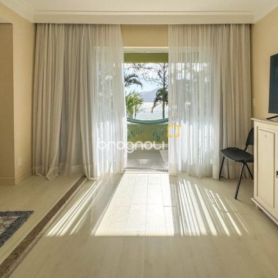 Casa com 350m², 4 quartos (sendo 3 suítes), 3 garagens, no bairro Praia Mole em Florianópolis