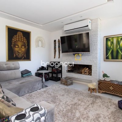 Casa com 340m², 3 quartos (sendo 2 suítes), 2 garagens, no bairro Rio Tavares em Florianópolis