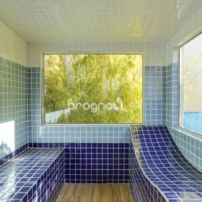 Casa com 340m², 3 quartos (sendo 2 suítes), 2 garagens, no bairro Rio Tavares em Florianópolis