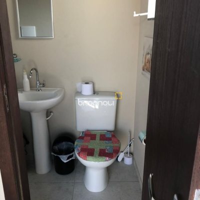 Casa com 197m², 4 quartos (sendo 1 suíte), 3 garagens, no bairro Campeche em Florianópolis