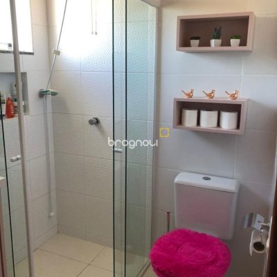 Casa com 197m², 4 quartos (sendo 1 suíte), 3 garagens, no bairro Campeche em Florianópolis