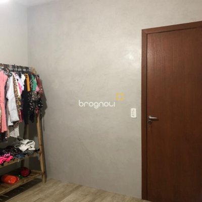 Casa com 197m², 4 quartos (sendo 1 suíte), 3 garagens, no bairro Campeche em Florianópolis