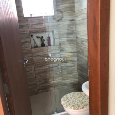 Casa com 197m², 4 quartos (sendo 1 suíte), 3 garagens, no bairro Campeche em Florianópolis