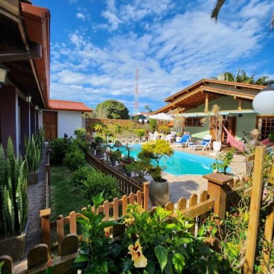 Casa com 250m², 4 quartos (sendo 2 suítes), 3 garagens, no bairro Pântano do Sul em Florianópolis