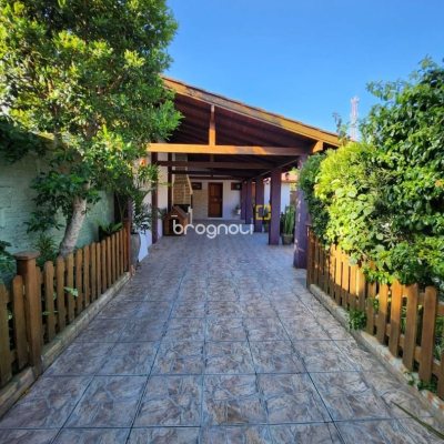 Casa com 250m², 4 quartos (sendo 2 suítes), 3 garagens, no bairro Pântano do Sul em Florianópolis