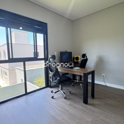 Casa com 131m², 3 quartos (sendo 1 suíte), 2 garagens, no bairro Campeche em Florianópolis