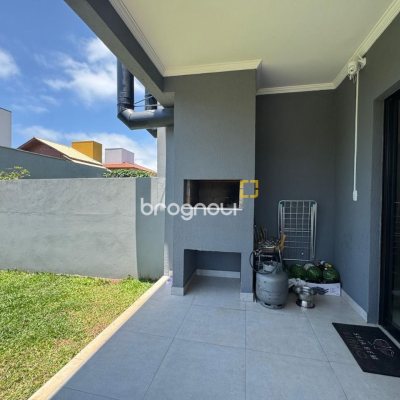 Casa com 131m², 3 quartos (sendo 1 suíte), 2 garagens, no bairro Campeche em Florianópolis