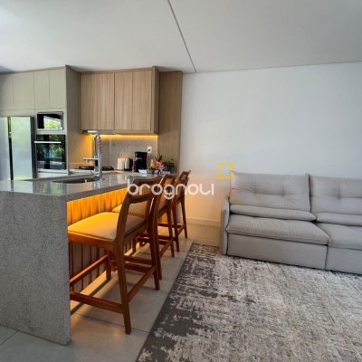 Casa com 131m², 3 quartos (sendo 1 suíte), 2 garagens, no bairro Campeche em Florianópolis