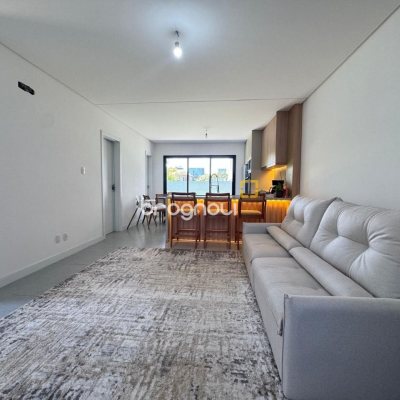 Casa com 131m², 3 quartos (sendo 1 suíte), 2 garagens, no bairro Campeche em Florianópolis
