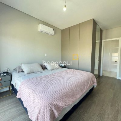 Casa com 131m², 3 quartos (sendo 1 suíte), 2 garagens, no bairro Campeche em Florianópolis
