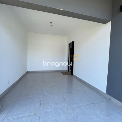 Casa com 131m², 3 quartos (sendo 1 suíte), 2 garagens, no bairro Campeche em Florianópolis