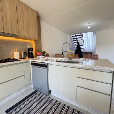 Casa com 131m², 3 quartos (sendo 1 suíte), 2 garagens, no bairro Campeche em Florianópolis