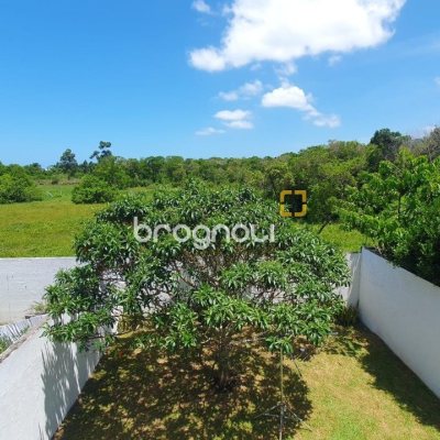 Casa com 141m², 3 quartos (sendo 1 suíte), 2 garagens, no bairro Campeche em Florianópolis