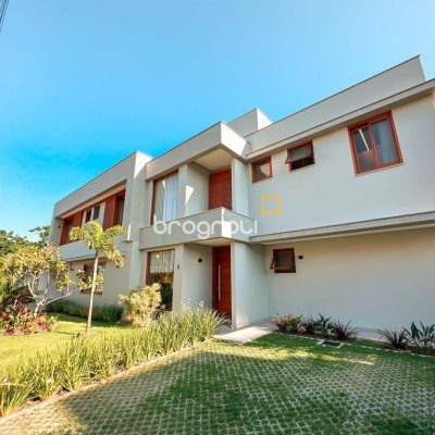 Casa com 530m², 4 quartos (sendo 4 suítes), 4 garagens, no bairro Novo Campeche em Florianópolis