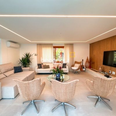 Casa com 530m², 4 quartos (sendo 4 suítes), 4 garagens, no bairro Novo Campeche em Florianópolis