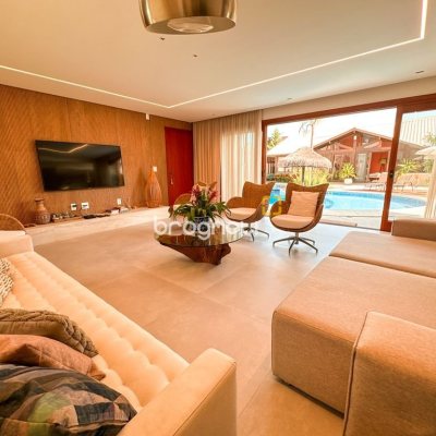 Casa com 530m², 4 quartos (sendo 4 suítes), 4 garagens, no bairro Novo Campeche em Florianópolis