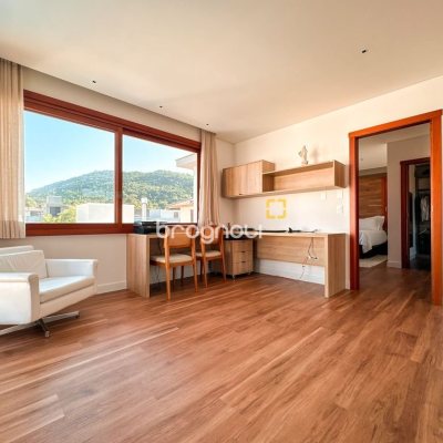 Casa com 530m², 4 quartos (sendo 4 suítes), 4 garagens, no bairro Novo Campeche em Florianópolis