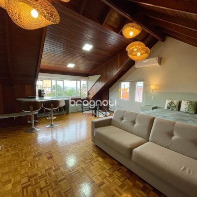 Casa com 272m², 5 quartos (sendo 5 suítes), 3 garagens, no bairro Morro das Pedras em Florianópolis