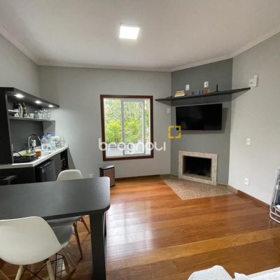 Casa com 272m², 5 quartos (sendo 5 suítes), 3 garagens, no bairro Morro das Pedras em Florianópolis