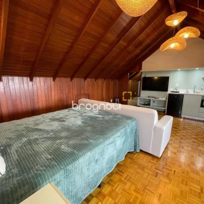 Casa com 272m², 5 quartos (sendo 5 suítes), 3 garagens, no bairro Morro das Pedras em Florianópolis