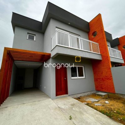 Casa com 112m², 3 quartos (sendo 1 suíte), 2 garagens, no bairro Rio Tavares em Florianópolis