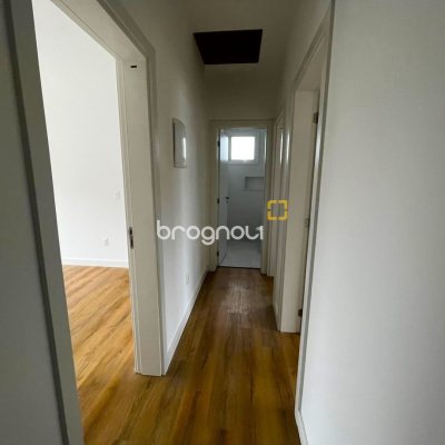 Casa com 112m², 3 quartos (sendo 1 suíte), 2 garagens, no bairro Rio Tavares em Florianópolis