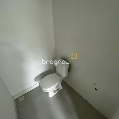 Casa com 118m², 3 quartos (sendo 1 suíte), 2 garagens, no bairro Rio Tavares em Florianópolis