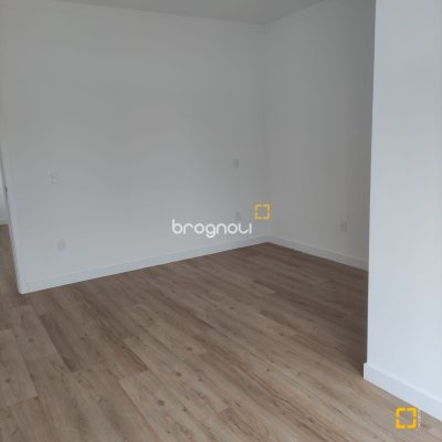 Casa com 162m², 3 quartos (sendo 3 suítes), 2 garagens, no bairro Campeche em Florianópolis