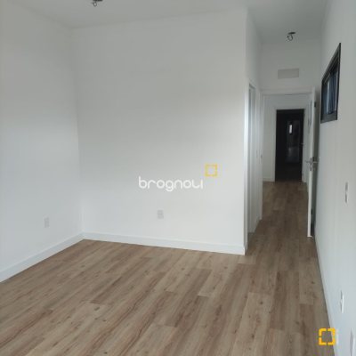 Casa com 162m², 3 quartos (sendo 3 suítes), 2 garagens, no bairro Campeche em Florianópolis