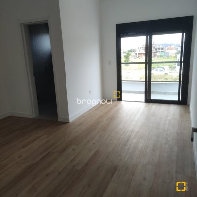 Casa com 162m², 3 quartos (sendo 3 suítes), 2 garagens, no bairro Campeche em Florianópolis