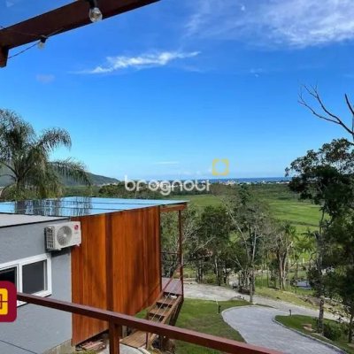 Casa com 600m², 7 quartos (sendo 4 suítes), 11 garagens, no bairro Açores em Florianópolis
